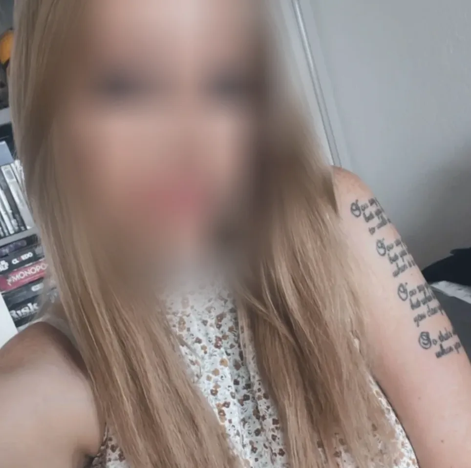 Claudia, 30