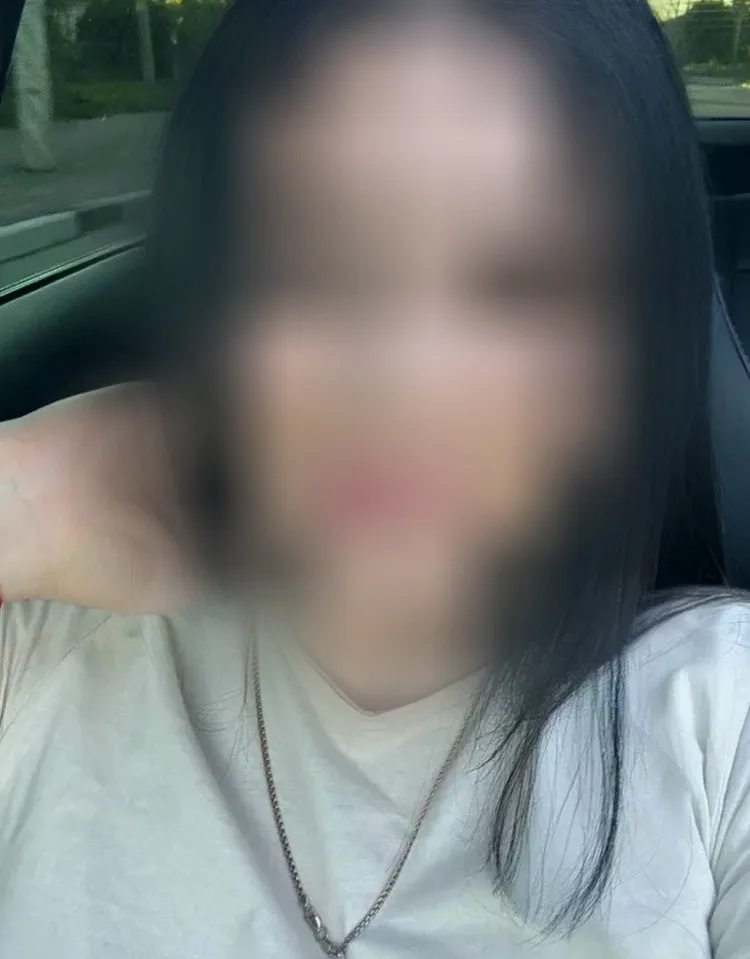 Leonie, 29