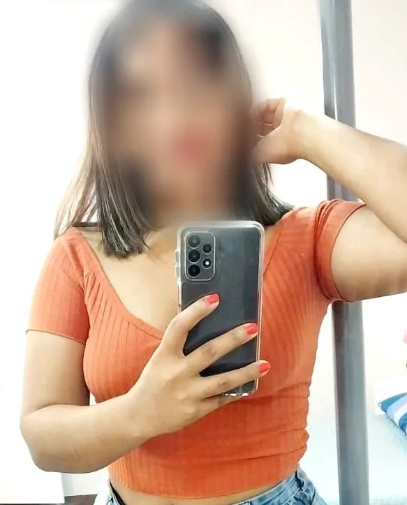 Stefanie, 26