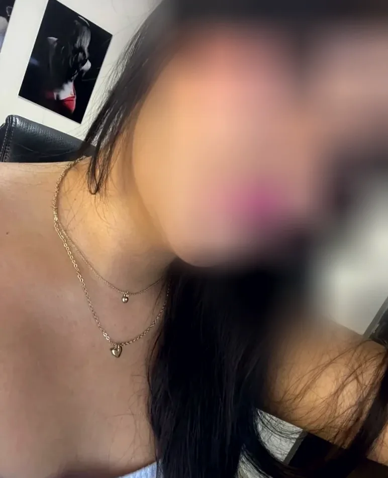 Zeynep, 29